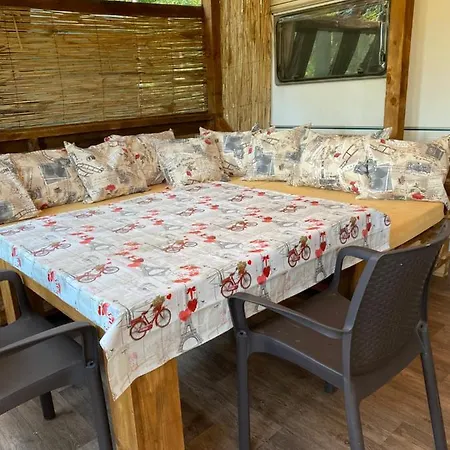 Forest Beach Caravan צ'רנומורץ